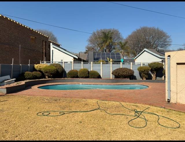 5 BEDROOM HOUSE FOR SALE IN HURLYVALE